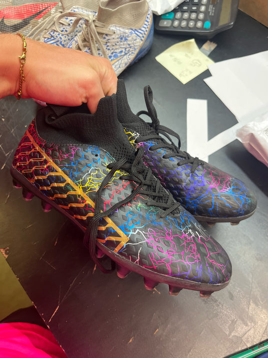 Used Soccer cleates  39 CM