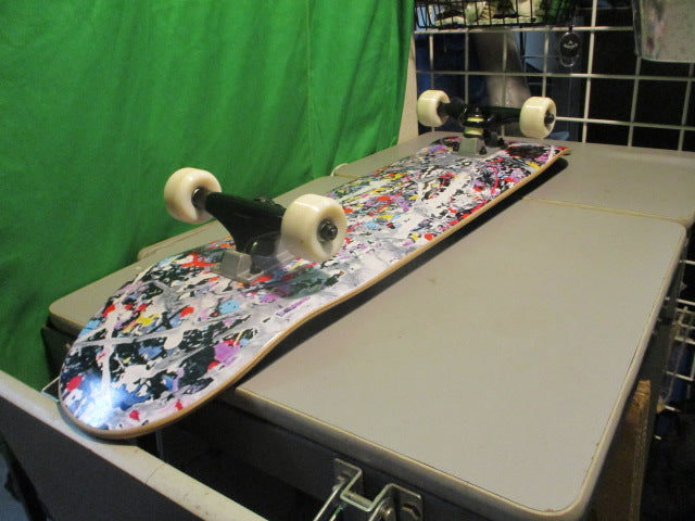 Load image into Gallery viewer, Used 31&quot; Complete Skateboard
