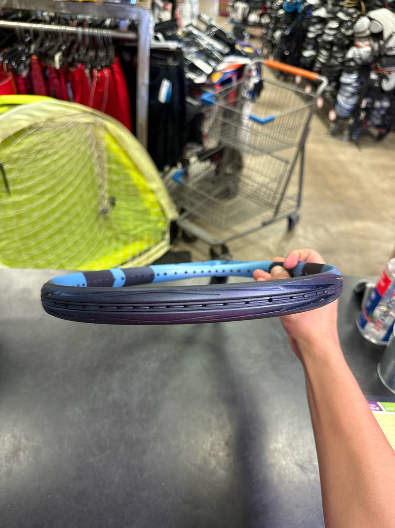 Load image into Gallery viewer, Like New Babolat Pure Drive 2025 4 1/8 Tennis Raquet
