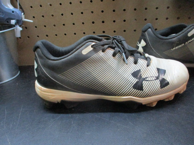 Load image into Gallery viewer, Used Under Armour Men's Leadoff Low RM Baseball Cleats - Size Youth 6

