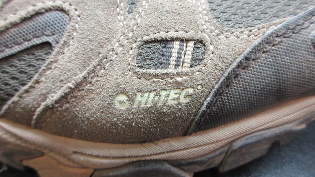 Load image into Gallery viewer, Used Hi-Tec Ravus Vent Lite Low WP 7 Hiking Shoes - Size 10
