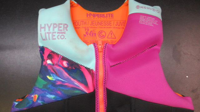 Load image into Gallery viewer, Used Hyperlite Life Vest - Youth
