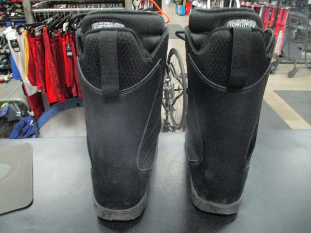 Load image into Gallery viewer, Used ThirtyTwo Black Snowboard Boots Size 7.5
