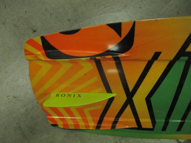 Load image into Gallery viewer, Used Ronix Vision 120cm Wakeboard w/ Divide Bindings
