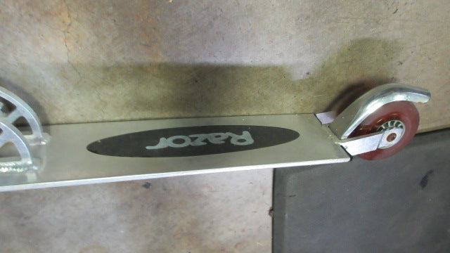Load image into Gallery viewer, Used Razor Foldable Kids Scooter
