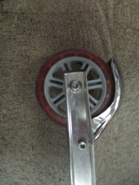 Load image into Gallery viewer, Used Razor Folding Kids Scooter
