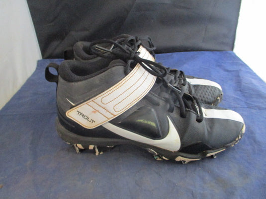 Used Nike Trout Cleats Youth Size 5.5 - some wear on ankles and toes