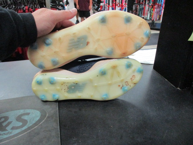 Load image into Gallery viewer, Used New Balance CompV3 Size 7 Cleats
