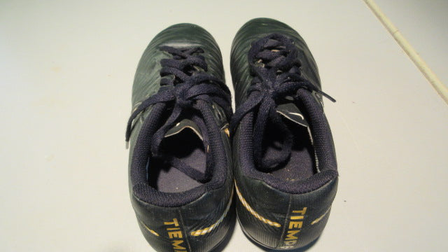 Load image into Gallery viewer, Used Nike Youth Tiempo 2.5Y Soccer Cleats
