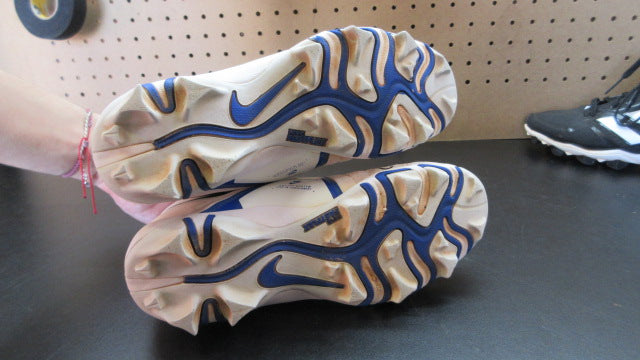 Load image into Gallery viewer, Used Nike Alpha Menace 3 Shark Football Cleats - Size Youth 5.5
