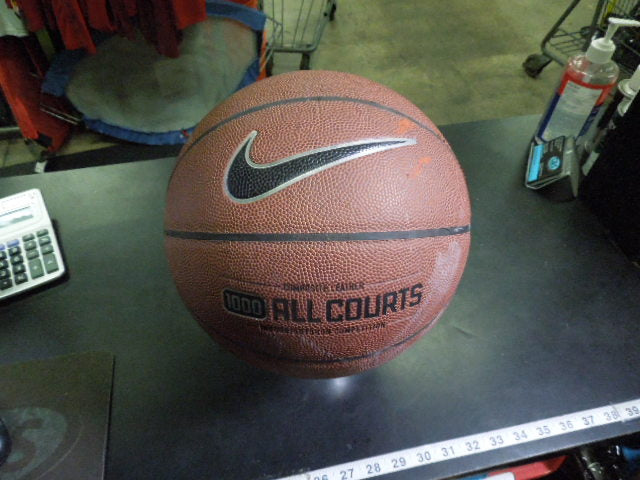 Load image into Gallery viewer, Heavy Use Nike Comp Leather 1000 All Court Indoor Outdoor Size 7 Basketball
