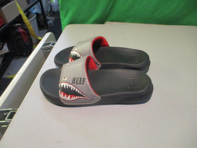 Load image into Gallery viewer, Used Reef Youth 2 Slide Sandal
