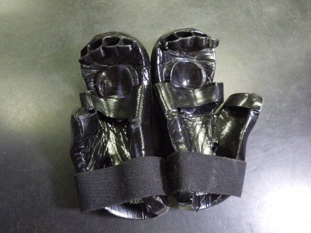 Load image into Gallery viewer, Used Century Sparring Hand Pad Gloves Size Child
