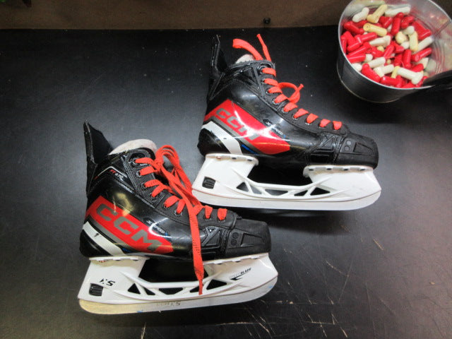 Load image into Gallery viewer, Used CCM FT 670 Jetspeed Hockey Skates - Size 5.5
