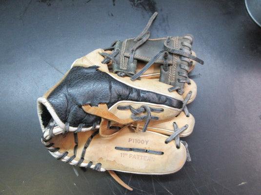 Used Easton Paragon Series 11" Glove - RHT