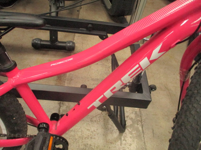 Load image into Gallery viewer, Used Trek Roscoe 8 Speed Fat Tire 24" Bike
