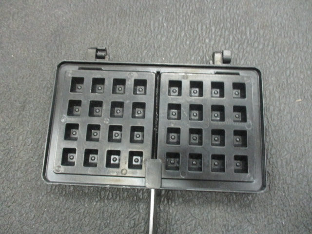 Load image into Gallery viewer, Used Coleman Waffle Iron
