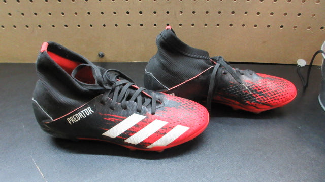 Load image into Gallery viewer, Used Adidas Predator Soccer Cleats - Size 4
