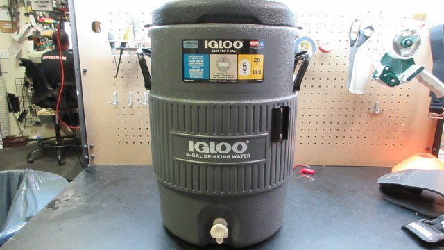 Load image into Gallery viewer, Used Igloo 5 Gallon Cooler
