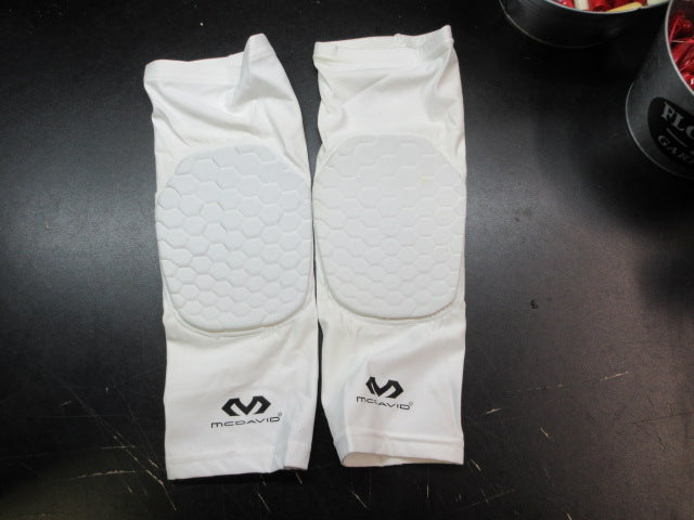 Load image into Gallery viewer, Used McDavid Compression Knee Pads/ Sleeves - Size Large
