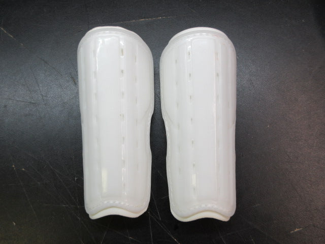 Load image into Gallery viewer, Used Youth Soccer Shin Guards - Youth
