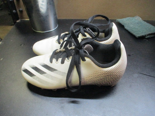Load image into Gallery viewer, Used Adidas Soccer Cleats Youth Size 10.5K
