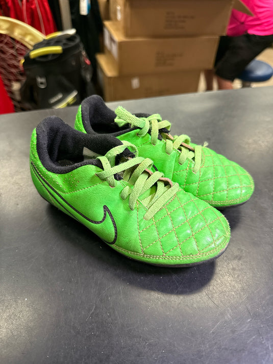 Used Nike Soccer Cleats Size 12C