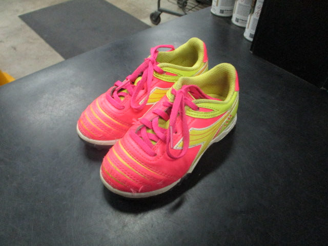 Load image into Gallery viewer, Used Diadora youth indoor training shoes size 11.5K
