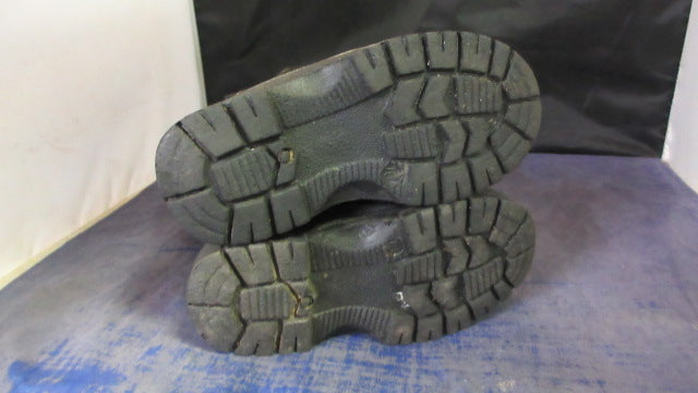 Load image into Gallery viewer, Used WFS Snow Jogger Snow Boots Youth Size 10
