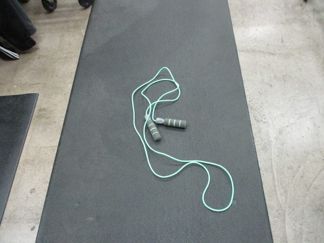 Load image into Gallery viewer, Used 131&quot; Fitness Jump Rope
