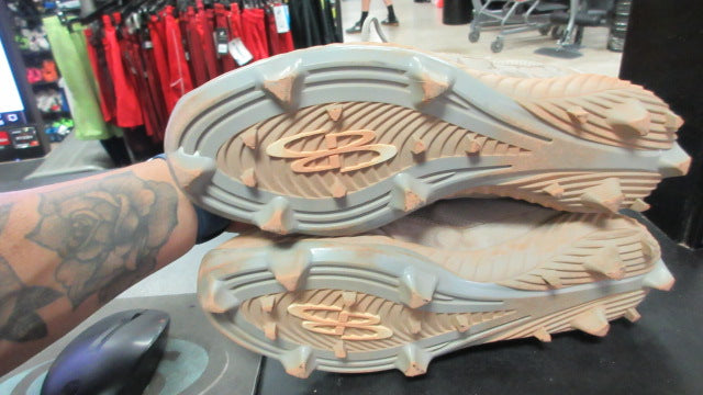 Load image into Gallery viewer, Used Boombah Size 12 Baseball Cleats

