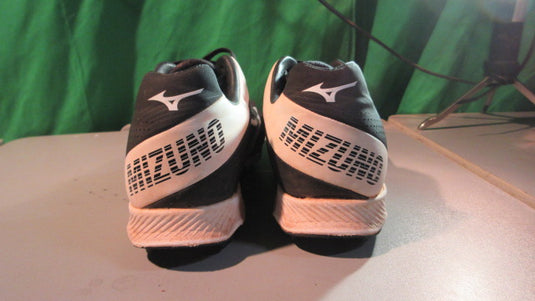 Used Mizuno Wave Finch Lightrevo Youth Molded Fastpitch Cleat - Size 5.5