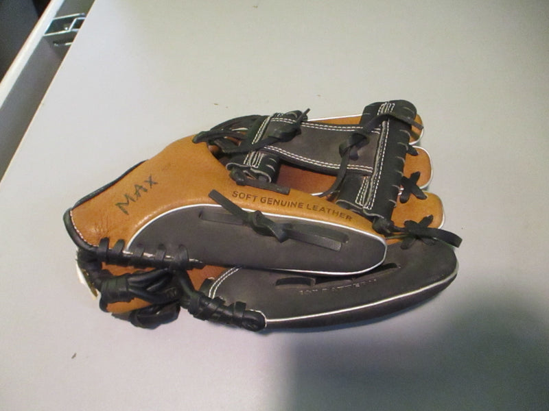 Load image into Gallery viewer, Used Easton Professional Youth 10&quot; Glove - RHT
