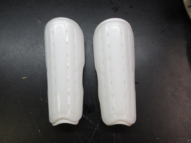 Load image into Gallery viewer, Used Soccer Shin Guards -  Youth
