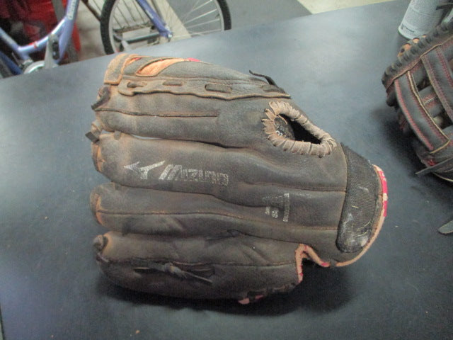 Load image into Gallery viewer, Used Mizuno J. Finch Series Glove 11.5" RHT
