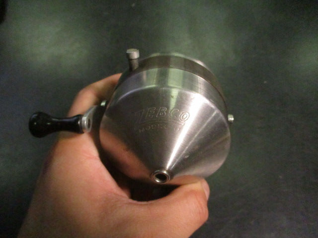 Load image into Gallery viewer, Used Zebco Model 11 Spincasting Fishing Reel
