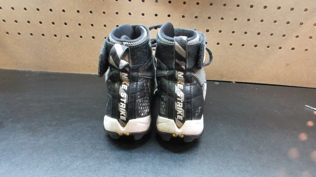 Load image into Gallery viewer, Used Nike Strike Shark Football Cleats - Size Youth 1

