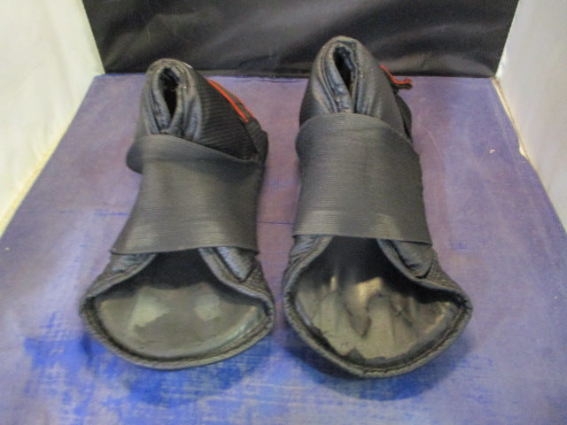 Load image into Gallery viewer, Used ATA Sparring Shoes Adult Size 9 - worn on toes
