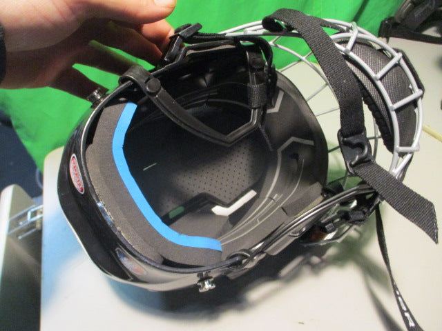 Load image into Gallery viewer, Used Bauer Prodigy Youth Hockey Helmet With Mask
