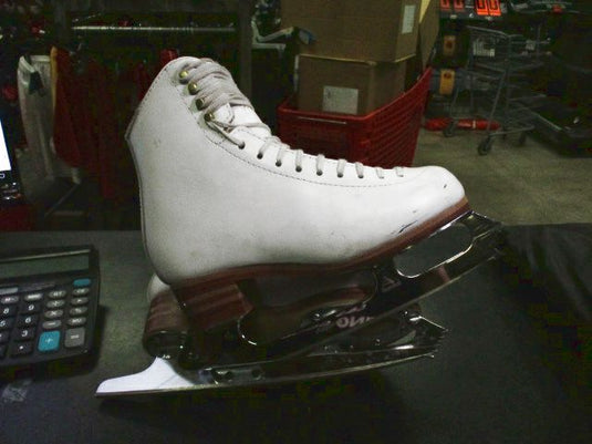 Used Jackson Figure Skates Freestyles 2190 with Aspire Blade Size 51/2C