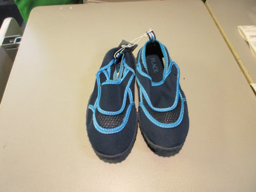Used Place Size Youth 13-1 Water Shoes