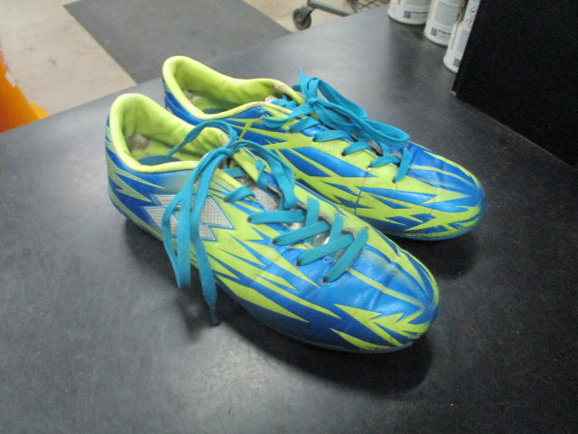 Load image into Gallery viewer, Used Lotto Forza Cleats size 3 heavy use on spikes
