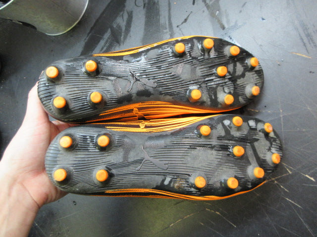 Load image into Gallery viewer, Used Puma Attacanto II Soccer Cleats - Size 5.5
