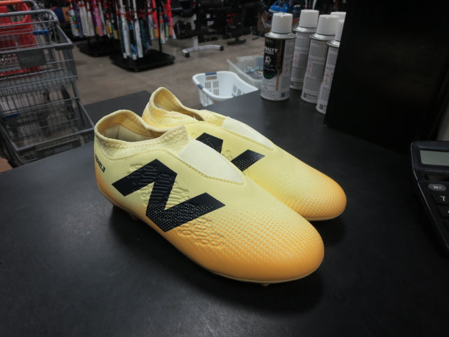 Load image into Gallery viewer, Like New New Balance Tekela Mgique V4+  Laceless Soccer Cleat Size 3
