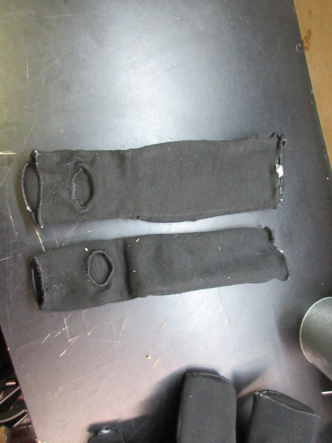 Load image into Gallery viewer, Used Martial Arts Cloth Shin Guards - Size Medium
