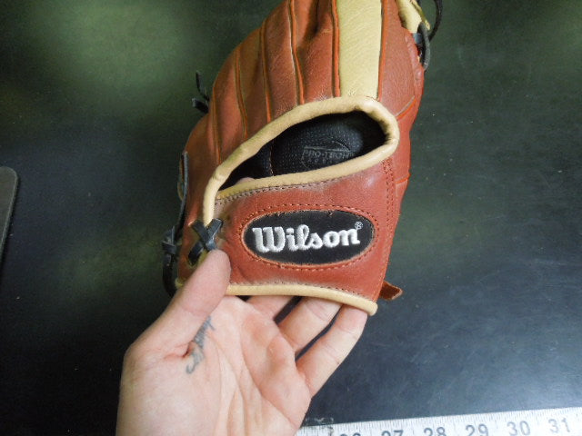 Load image into Gallery viewer, Used Wilson A500 AO5RB1911 RHT 11" Leather Glove
