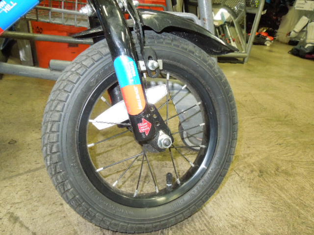 Load image into Gallery viewer, Used JOYSTAR New Berry 12" Kids Bike
