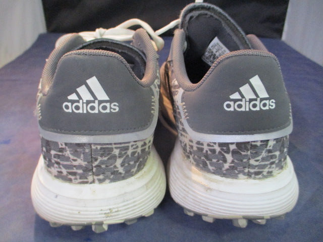 Load image into Gallery viewer, Used Adidas Golf Shoes Kids Size 4.5
