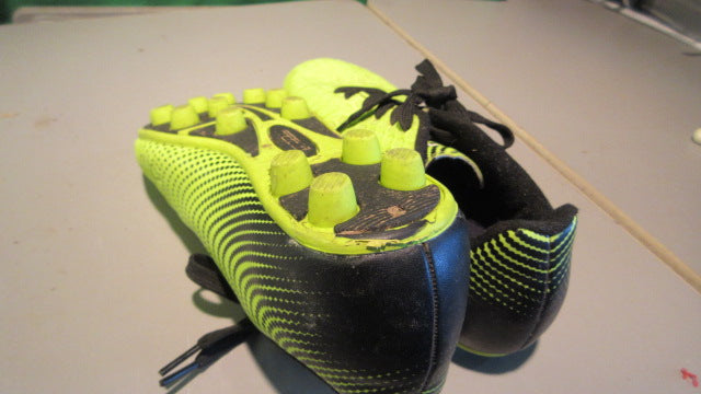 Load image into Gallery viewer, Used Vizari Stealth FG Youth 4.5 Soccer Cleats
