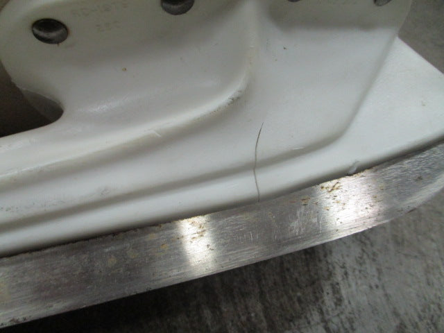 Load image into Gallery viewer, Used CCM 3000 Hockey Skates Size 8  (Crack On Left Skate)
